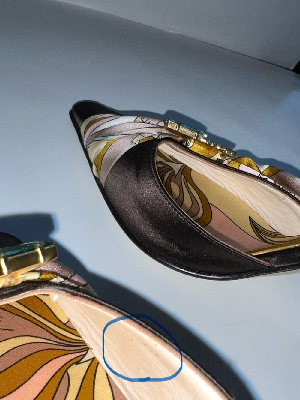 Vintage EMILIO PUCCI Silk Satin Mules w/ Emerald Crystal Buckle -Size EU 36.5 - Picture 12 of 14